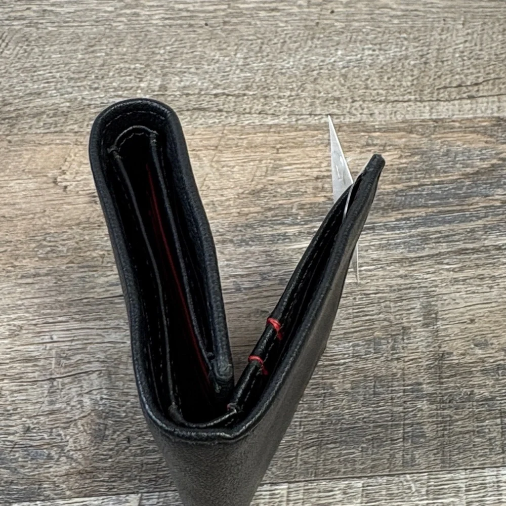 🔥 True Religion Genuine Leather Trifold Wallet – Black – Red Horseshoe Logo NWT